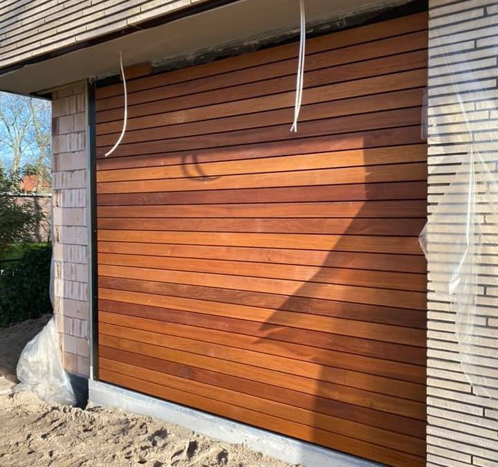 Sectionaal garagedeur hout